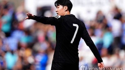손흥민 부상 대충격! '최저 평점' SON 알고 보니 통증?…캡틴 불편한가? 경기 후 허리 부위 계속 만졌다 컨디션 적신호