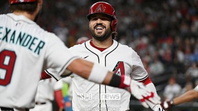 '오타니 큰일났다' 홈런 1위 빼앗겨…이틀 동안 4홈런, 초대형 경쟁자 등장