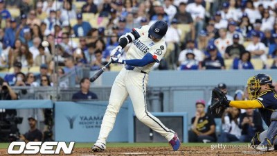 182km 괴력의 투런포 폭발! '투수 오타니'는 리드오프 홈런 허용-'타자 오타니'가 역전 투런...오타니가 다 한다