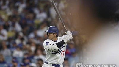 9회말 2사 투런포… 오타니, 4경기 연속 홈런-NL 홈런 공동 1위
