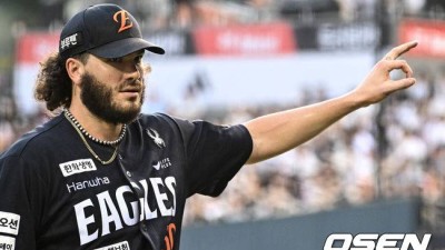 ‘한화 미스터리’ 70구 폰세 왜 7회 교체했나…야속한 어깨 뭉침, 김재환 역전포에 13승 불발 [오!쎈 잠실]