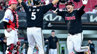 포기하지 않으면 기회 온다 1위 한화 게섰거라! LG, 많은 것을 얻은 4437일만의 광주스윕