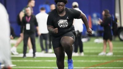 운동선수가 무려 ‘210㎏’…역사상 가장 무거운 NFL 신인, 결국 체중 문제로 훈련 미뤄졌다