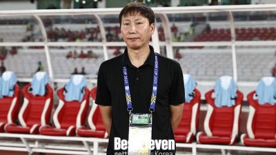 우리는 언제쯤 김상식 같은 감독 데려와?... 신태용 잃고 홈에서 우승 내준 인니 매체의 깊은 탄식