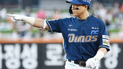 [단독] '현역 타율 3위' 손아섭, 전격 한화행…트레이드 마감일 지명권 극적 합의