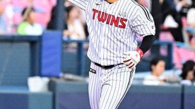 ‘손아섭 품은’ 한화와 2G차 유지! LG, '강백호 투수 등판' KT 18-0 꺾고 시리즈 싹쓸이…문보경 5안타 7타점+송승기 9승 [잠실 리뷰]