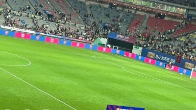 [442.live] 패싱, 패싱, 또 패싱...바르셀로나, 6만 2천 명 관중 인사 없이 라커룸 직행→인터뷰도 '거절'