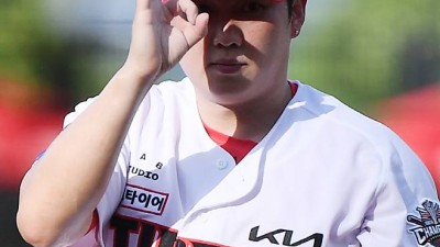 '은퇴했으면 어쩔 뻔했나' 위기의 KIA 이 선수가 구할 줄이야…올러 와도 못 뺀다