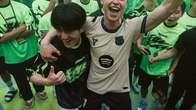 [현장스케치] 호날두와 달랐다…성수동에 뜬 바르사 4인방의 '폭풍 팬 서비스'