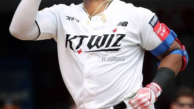 '충격 퇴출' KBO 외인타자 레전드 됐는데 韓 떠났다…후반기 6푼9리 한숨, 천하의 로하스여도 참을수 없었다