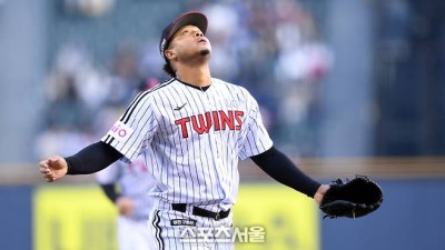 “최대한 빠르게 결정”…2024시즌 ‘가을야구 영웅’ LG 에르난데스, 교체 유력 [SS시선집중]