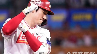'스리런 한방이 솔로 3방보다 낫네.' 오태곤 대타 역전 3점포 SSG, 홈런 3개 삼성에 5대4 역전승. 4위 눈앞[인천 리뷰]