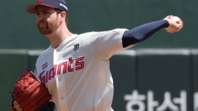 롯데가 버린 찰리 반즈, 신시내티와 마이너리그 계약...MLB 복귀 도전