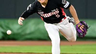 '초비상 김도영 또 부상' KIA 이겨도 못 웃었다 …'나성범 미친 호수비' 롯데에 6대5 진땀승[부산 리뷰]