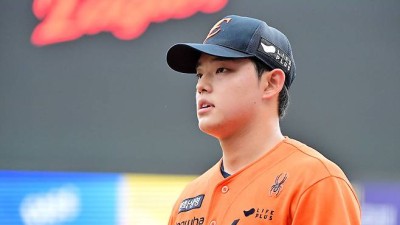 LG전? 재밌을 것 같습니다 문동주, 후반기 ERA 0.90 에이스 모드…싹쓸이패 위기 '연패 커터' 중책 맡았다