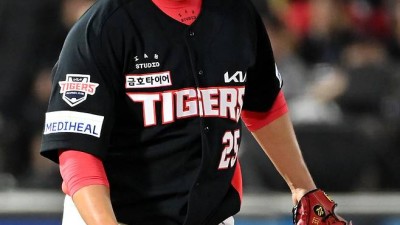 결정적 홈런 얻어맞고, 치명적 알까기 하고...초대형 트레이드 후 첫 친정 맞대결, 참혹했다 [창원 현장]