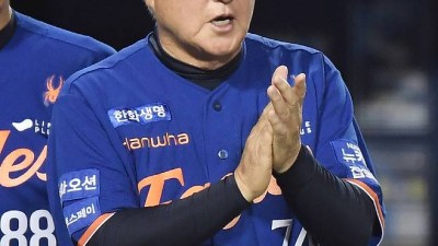 '벌써 5번째 1군 콜업된 포수에게' 명포수 출신 명장의 조언 2군에서 아무리 홈런을 쳐도 1군에선 수비가 먼저[잠실 코멘트]