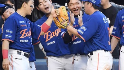 몇 판 졌다고.. 한화는 지금 위기도 아니다 → LG는 '30경기 승률' 꼴찌 구간도 있었다