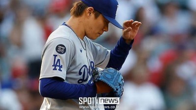 류현진 기록 깨기가 이렇게 어렵나… 日 최고 몸값 투수 붕괴, 내년 오타니가 재도전?