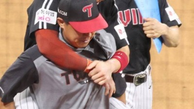 박해민은 괜찮다고 한다 LG 천만다행, 업혀서 나간 캡틴 '이상 없다'... 사령탑도 함박웃음 [수원 현장]
