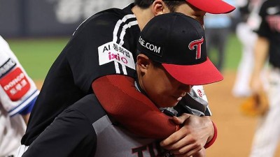 박해민 업혀서 퇴장에 '높은 분'까지 깜짝…큰 이상 아니라고 LG도 한숨 돌렸다