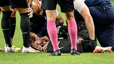 충격적인 부상! 손흥민 눈앞에서 '털썩'→토트넘 초비상…'바르셀로나 플레이메이커' 데려온다