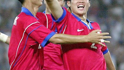 '박지성·이천수·조재진·김정우' 한 팀, 그런데 中 만나 충격패→예선 탈락…韓 '역대급 참사' 2000년에 있었다 [한국축구 이런 일이?]