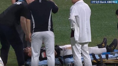 비상! '신인왕+MVP' 후보 KT 안현민 쓰러졌다...구급차 타고 그라운드 빠져나가 [스춘 현장]