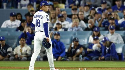 야마모토 3실점→커쇼 2피홈런 5실점→오타니 5타수 무안타... 다저스 2-8 완패 'NLCS 조기 진출 실패'