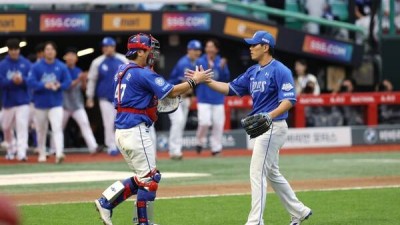 '147km/h 속도 제한' 세 차례 위반한 최원태, 강민호에 3만원 벌금 물게 된 사연은? [스춘 준PO1]