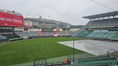 '에이스가 장염이라니' SSG, 가을 단비에 시간 버나…비 그칠 기미 없는 랜더스필드, 2차전 개시 불투명