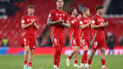 20분 만에 3실점이라니 38년 만의 기록 희생양됐다…맨체스터 유나이티드 前 캡틴 맹비난 하부리그 팀이 PL 팀 상대했나?