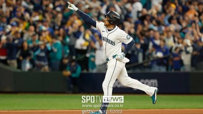 'MLB 역대 최초 썼다' 9이닝 모자라 15이닝 298분 명승부→시애틀 24년 만의 ALCS…폴랑코 끝내기