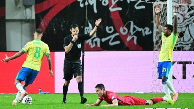 혀를 내두른 백승호, 브라질 중원 볼 뺏기는 상황서도 너무 쉽게 빠져나가