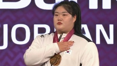 역도 박혜정, 허리 통증 딛고 2년 만에 세계선수권 정상 탈환