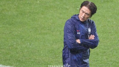 일방적으로 당하는데 '전술 그대로', 벤치 방관이 만든 브라질전 '무소득'