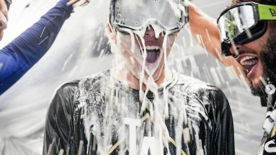 '뜻밖에' 사사키 기자회견장서 '의자 냄새' 맡더니 바꿔달라→대체 무슨 사연이길래?