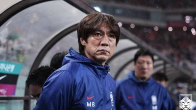 [IN POINT] 전반전 내내 두들겨 맞아도, 후반 2실점하며 무너져도 유지한 '홍명보식 쓰리백'