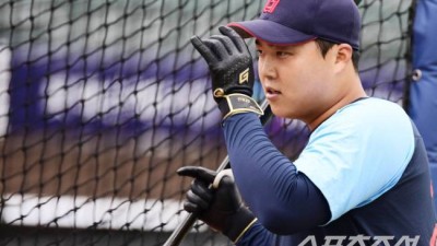 '롯데 야수 전멸' 이 선수 유일한 희망일 줄이야…'퓨처스 폭격' 이대호 후계자 태극마크로 증명한다