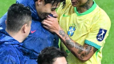 멱살 잡힌 손흥민, 유니폼 노린 브라질 NO.9 공격수...레전드 유니폼을 원해 [유진형의 현장 1mm]