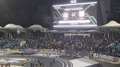 정신 차려 1위 팀에 거센 야유가 쏟아졌다, 감독마저 동의한 '이유 있는 비판'