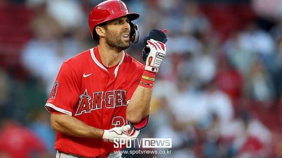 김혜성에 밀려 떠나더니 선수 생명 위기, 김혜성은 10분 만에 존재감 뿜뿜… 다저스 잔인한 결단 옳았네