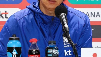 홍명보 감독 작심발언 “자꾸 스리백, 포백 말씀하시는데…스리백은 플랜B” ‘월드컵 본선에서는 또 다른 전술?’ [SPO 현장]