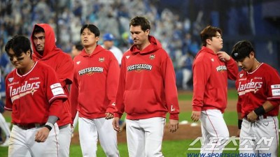 '4차전 필승 각오' 이숭용 감독 앤더슨 중단땜에 밸런스 깨져…3회 실책 아쉽다[패장 인터뷰]