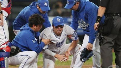 '1차전 홈런→3차전 적시타' 삼성의 히어로가 쓰러졌다, 수비 도중 허리 통증 교체 내일 경과 지켜봐야 [대구 현장]