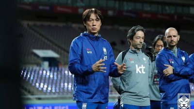 충성스럽던 韓축구팬이 홍명보호 버리나…상암 A매치 또 매진 실패 유력 → 파라과이전 아직도 4만석 이상 텅텅