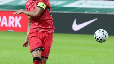 침묵 넘어 존재감 사라진 손흥민, 하프타임 '칼교체'에 최저 평점까지 [상암 현장]