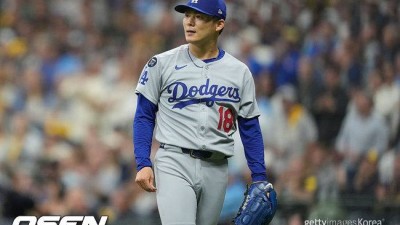'야마모토 1실점 완투& 오타니 4G 만에 적시타' 다저스, 2차전도 잡았다 [NLCS2]