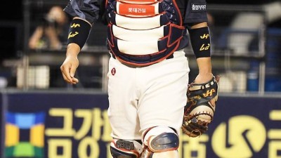 '쇄골 골절' 80억 포수 수난시대, 현재 상황은? 시간이 필요해 판단에도 훈련 자처…머나먼 봄을 기다린다 [부산포커스]