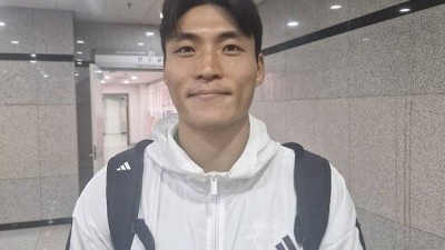 '불러주는 팀 하나 없었는데' 홍명보도 반했다, 韓 역대급 '인간 승리'는 진행 중...3부 리거에서 홍명보호 스리백 중심으로